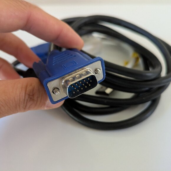 Insignia HDMI to VGA Adapter with Cable – Used, Good Condition - Picture 4 of 4